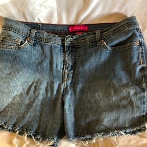 😊 2 for $10. Glo denim cut-off shorts junior sz 11​